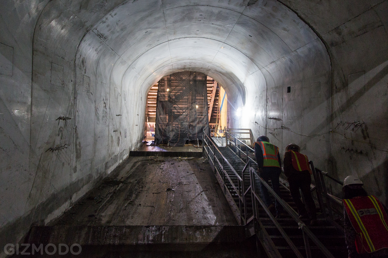 Illustration for article titled A Subterranean Stroll Through NYC's Newest Train Tunnel